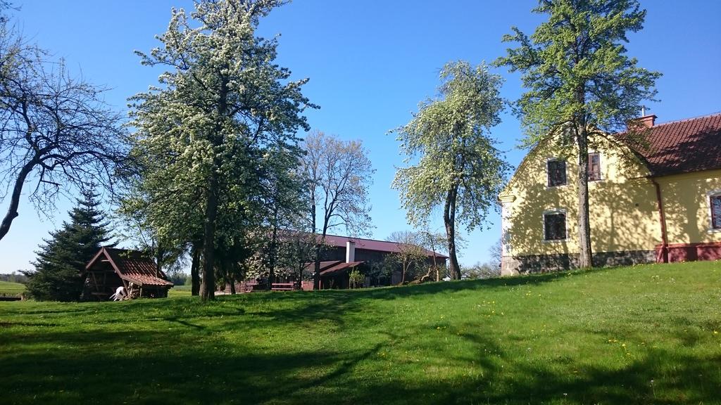 Dworek Szarki Exteriér fotografie