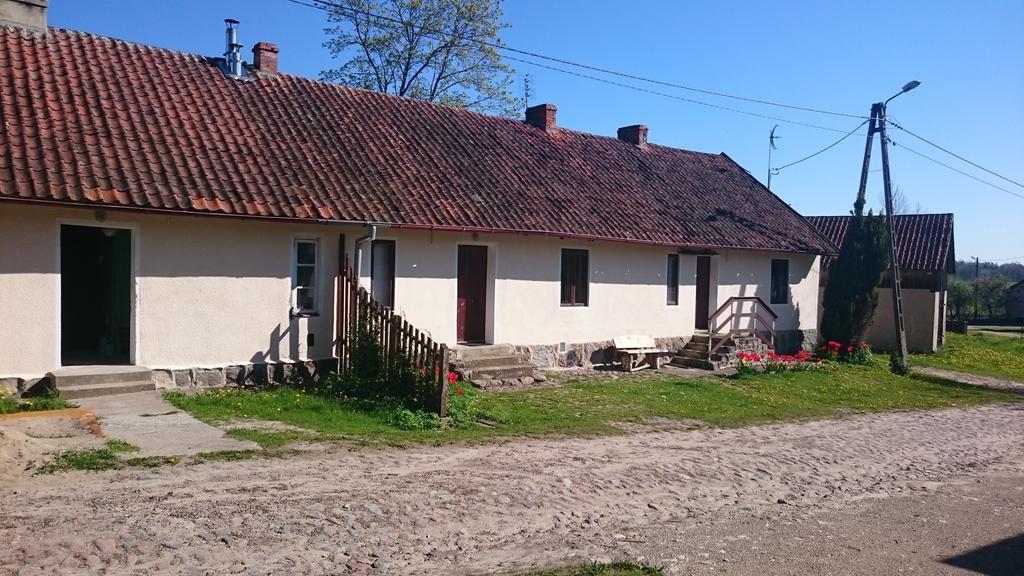 Dworek Szarki Exteriér fotografie