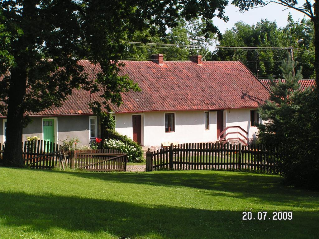 Dworek Szarki Exteriér fotografie