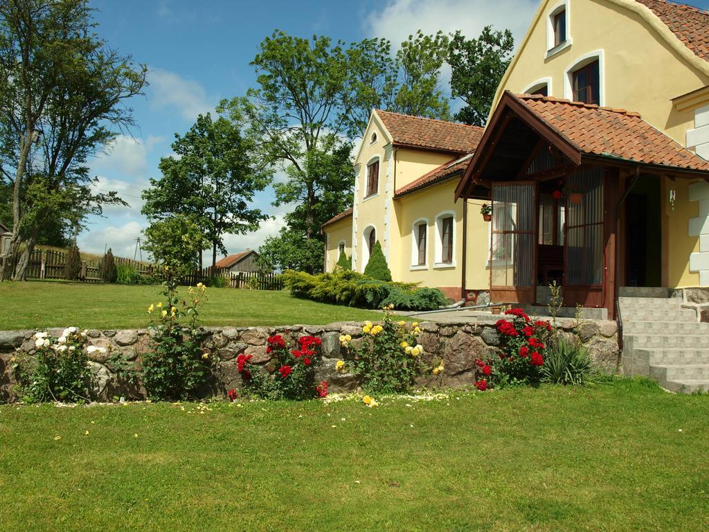 Dworek Szarki Exteriér fotografie