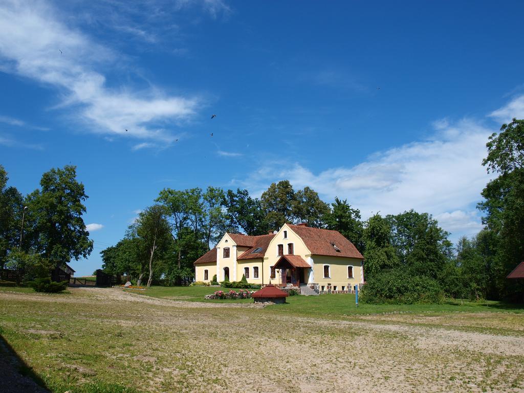 Dworek Szarki Exteriér fotografie