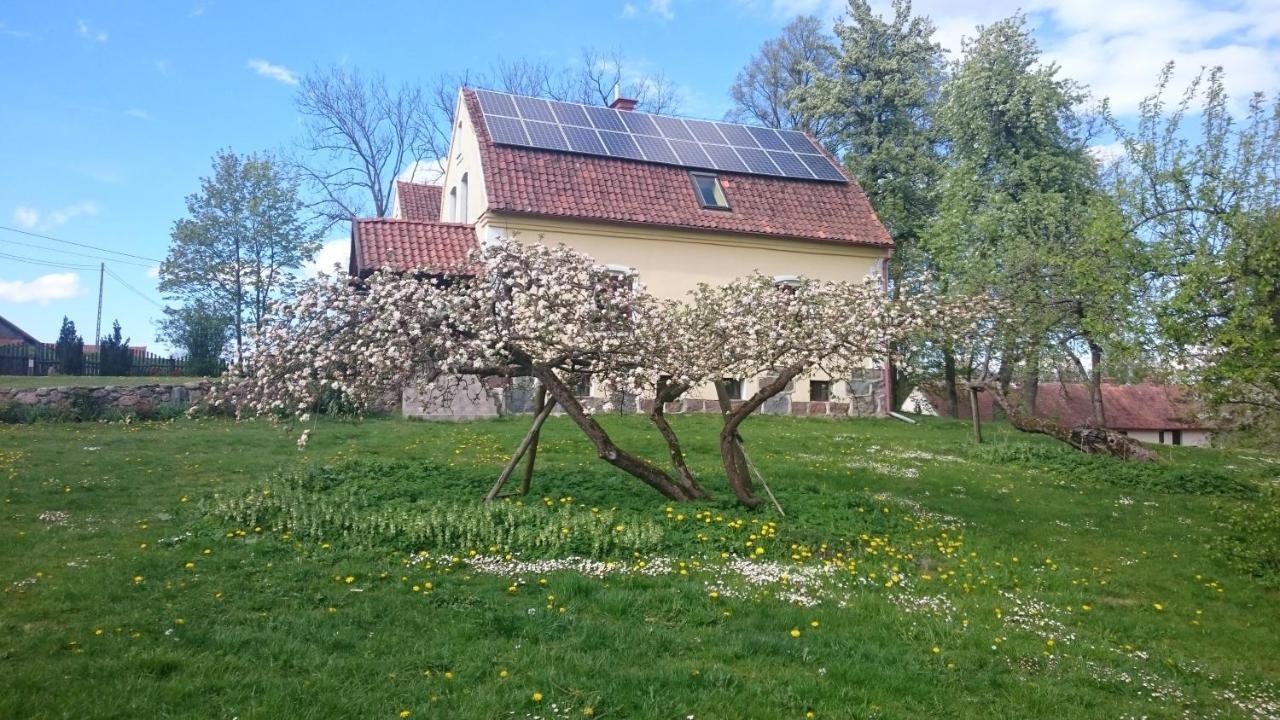 Dworek Szarki Exteriér fotografie